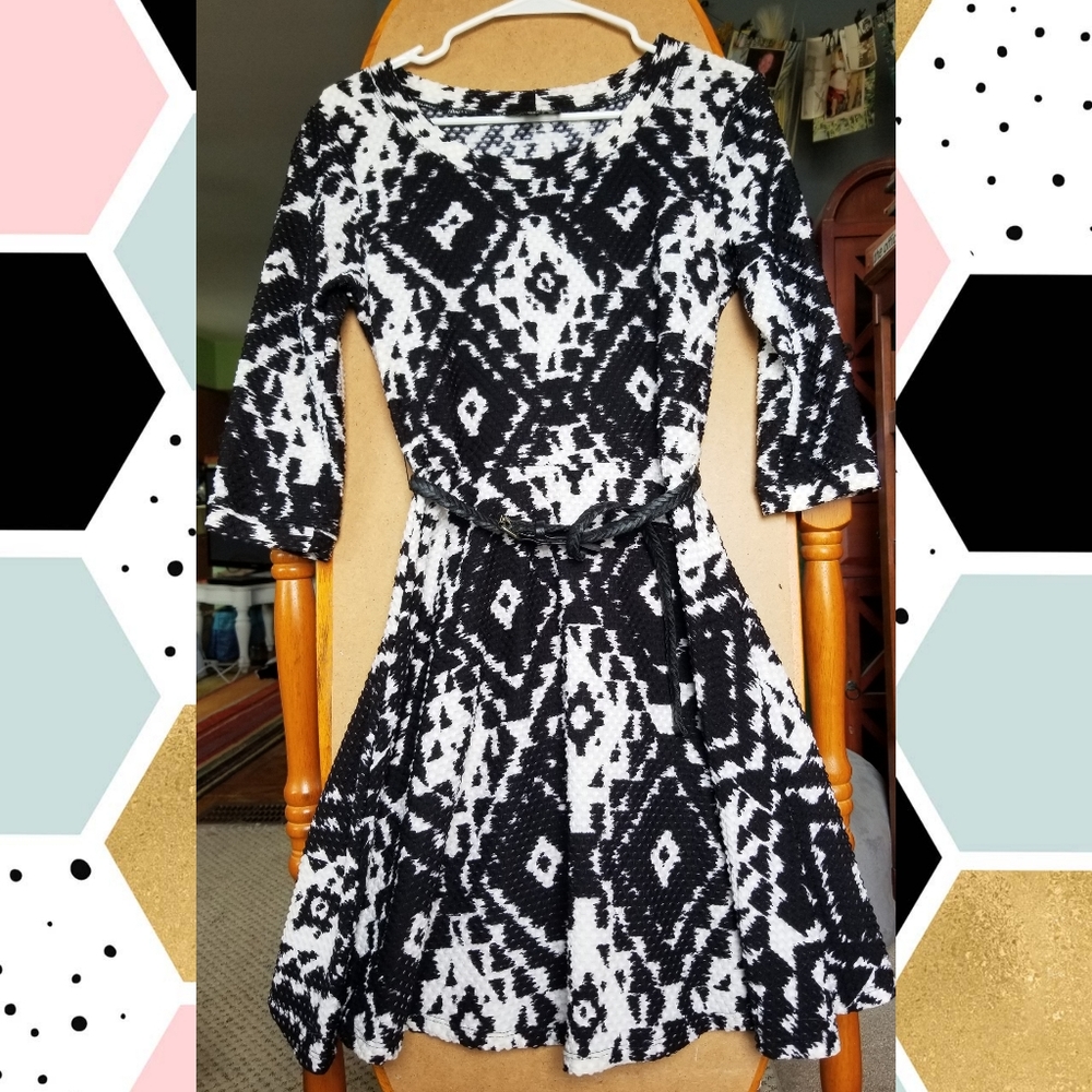 Black and white casual mini dress